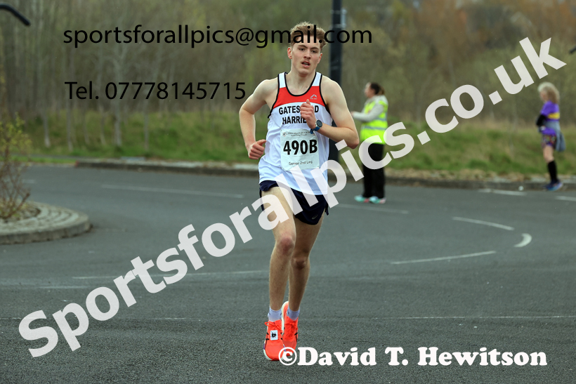Senior Mens relay, 2026 Elswick Harriers Good Friday Road Relays and Young Athletes, Newburn,  Newcastle upon Tyne. Photo: David T. Hewitson/Sports for All Pics
